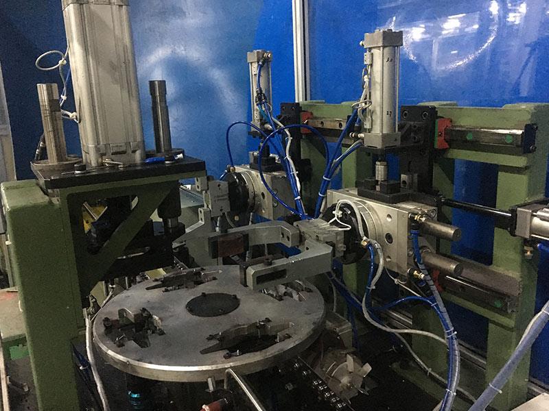 翻轉式四工位自動內孔滾光機